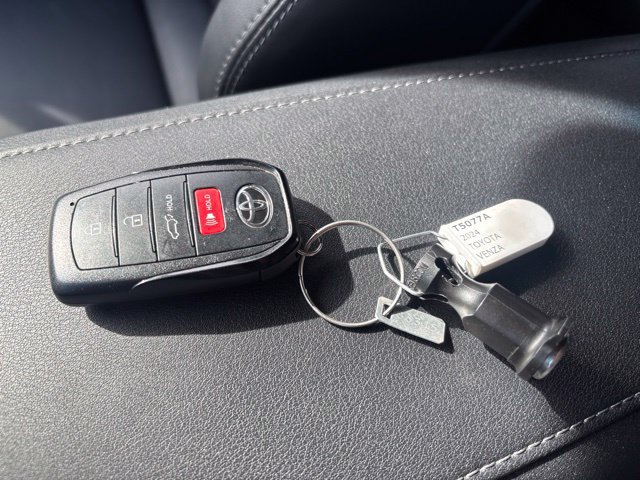Used 2024 Toyota Venza XLE AWD/4WD image 30