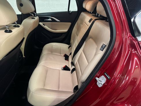 Used 2018 INFINITI QX30 Premium w/ Navigation Package image 6