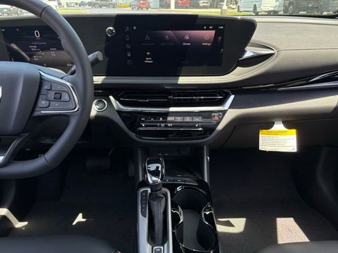 New 2026 Buick Envista Sport Touring FWD image 28