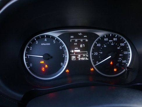 Used 2021 Nissan Kicks S image 17