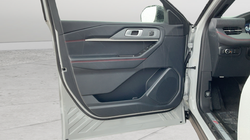 New 2027 Ford Explorer ST-Line w/ Premium Package RWD image 18