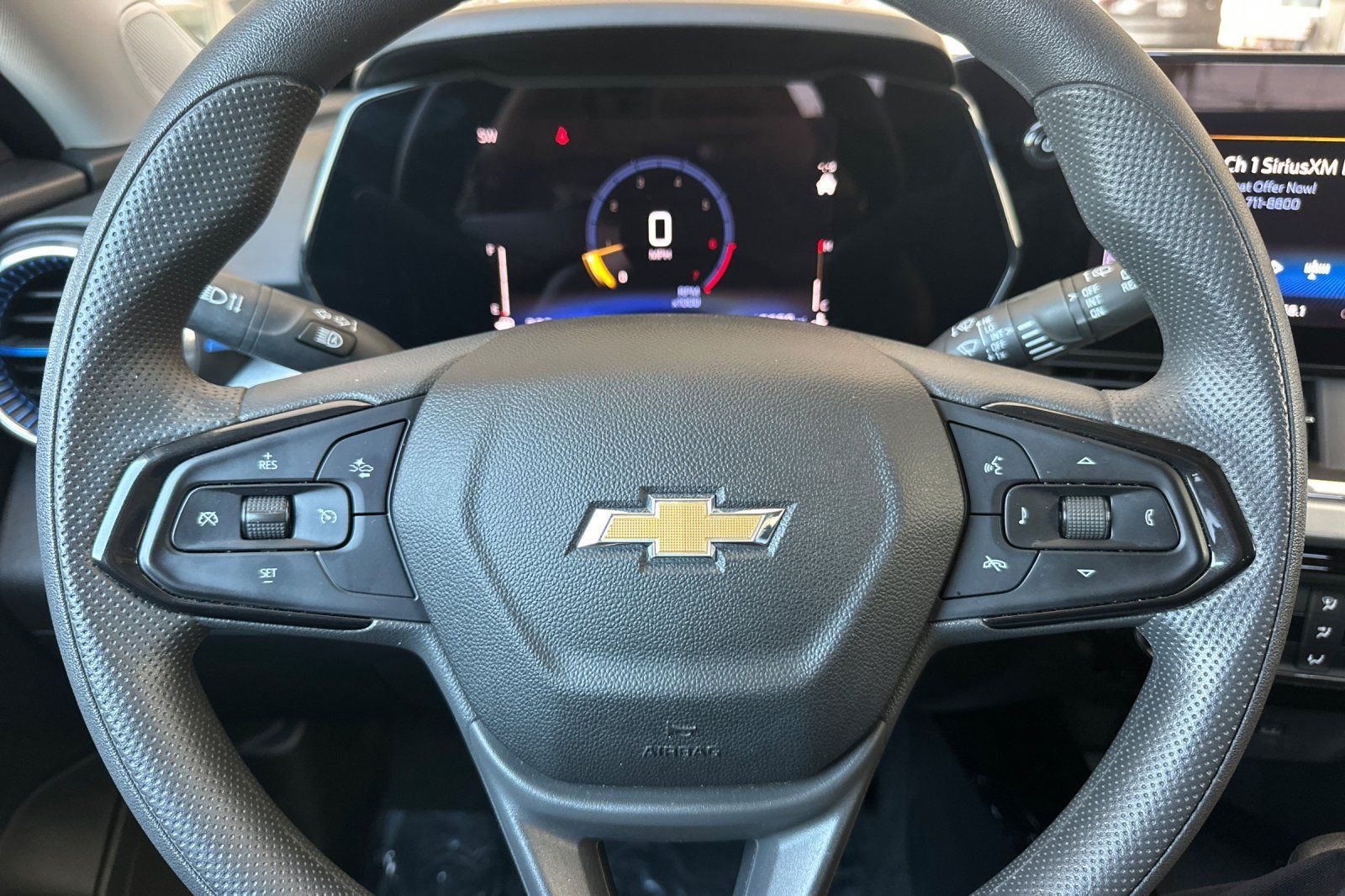Used 2025 Chevrolet Trax LT FWD image 23