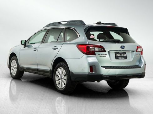 Used 2017 Subaru Outback 2.5i Premium image 3