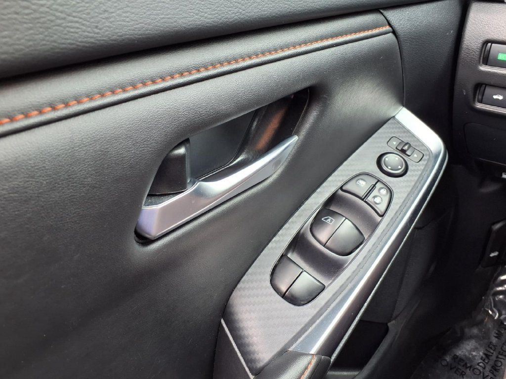 Used 2025 Nissan Sentra SR FWD image 19