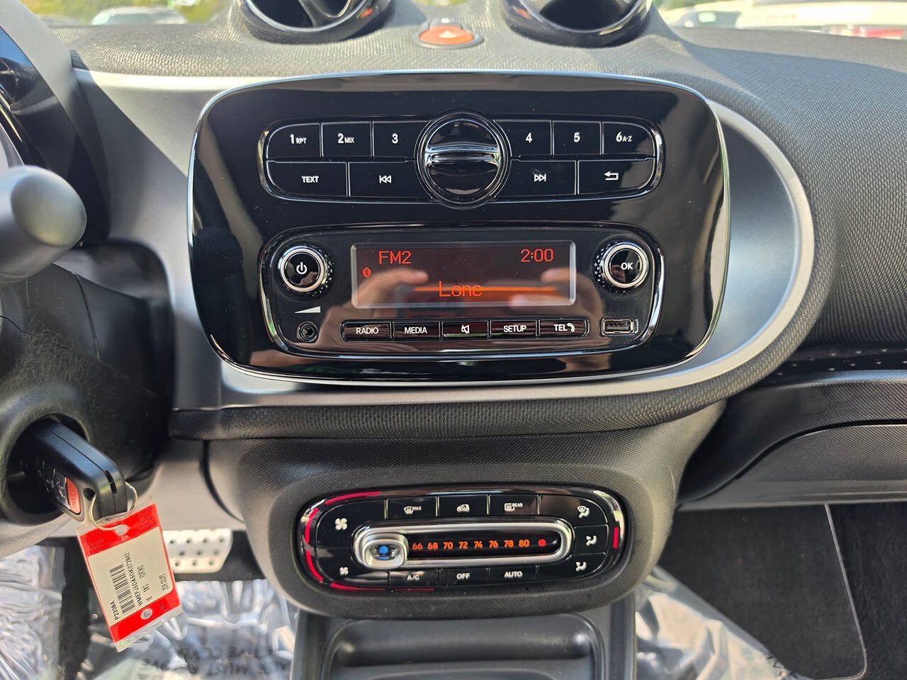 Used 2016 smart fortwo passion w/ Sport Package RWD image 32