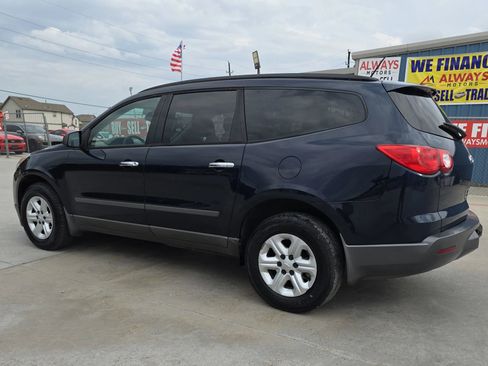 Used 2011 Chevrolet Traverse LS image 13