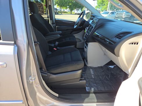 Used 2017 Dodge Grand Caravan SE w/ Power Window Group FWD image 22