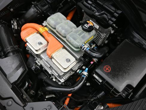 Used 2020 Hyundai Ioniq Limited image 25