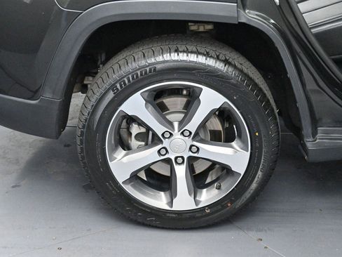 Used 2023 Jeep Grand Cherokee 4WD 4xe image 38