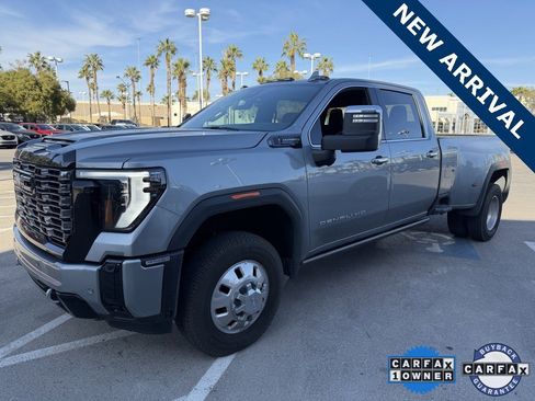 Used 2025 GMC Sierra 3500 Denali Ultimate image 2