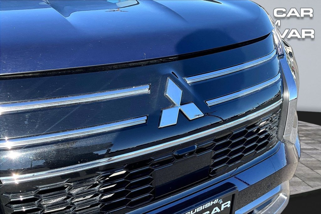 Used 2025 Mitsubishi Outlander SE AWD/4WD image 28