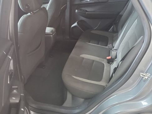 Used 2024 Chevrolet TrailBlazer LT w/ Driver Confidence Package FWD image 4