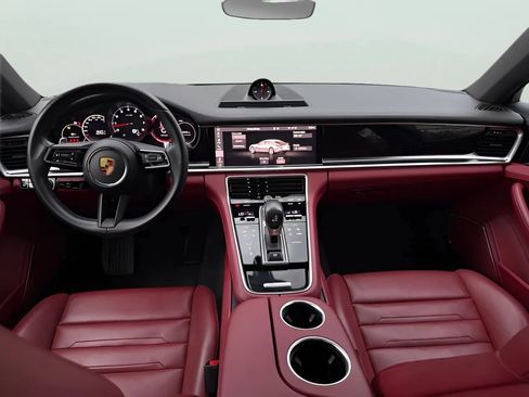 Used 2021 Porsche Panamera image 23