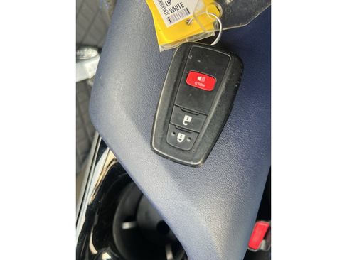 Used 2021 Toyota C-HR XLE FWD image 26
