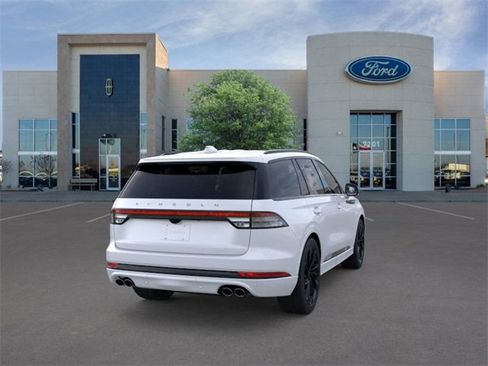 New 2026 Lincoln Aviator Reserve image 8