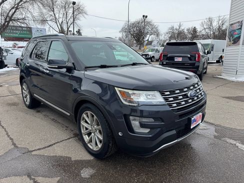 Used 2017 Ford Explorer Limited w/ Equipment Group 301A image 4