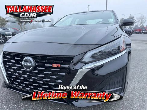 Used 2025 Nissan Altima 2.5 SV FWD image 10