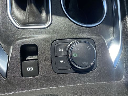 Used 2023 Chevrolet Traverse LT w/ LPO, Floor Liner Package image 23