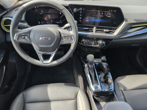 Used 2025 Chevrolet Trax ACTIV image 28