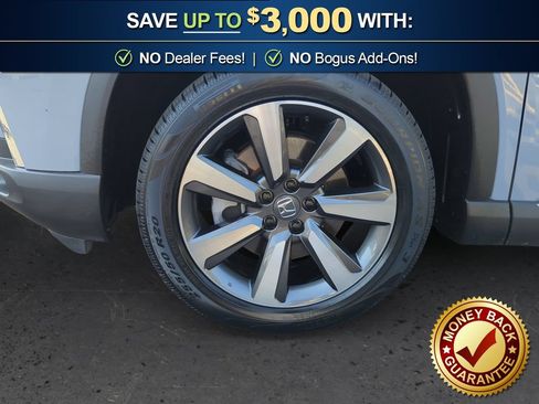 Used 2025 Honda Pilot Touring image 13