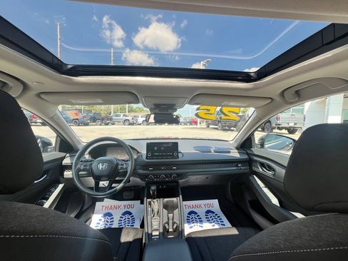 Used 2025 Honda Accord SE image 30