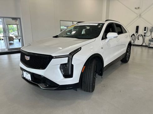 Used 2024 Cadillac XT4 Sport AWD/4WD image 5