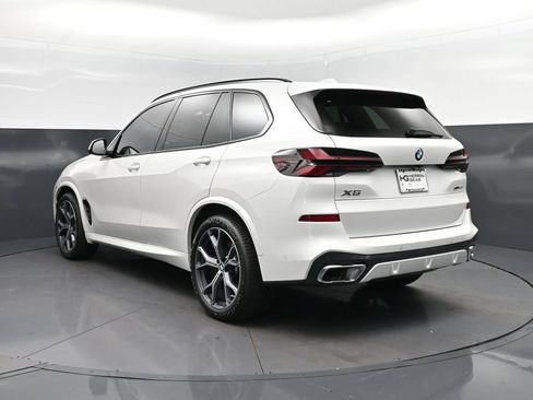 Certified 2026 BMW X5 xDrive40i w/ M Sport Package AWD/4WD image 5