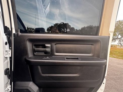 Used 2017 RAM 2500 Tradesman w/ Chrome Appearance Group image 16