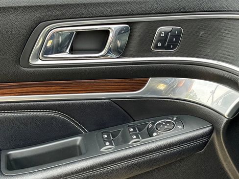 Used 2017 Ford Explorer Limited w/ Equipment Group 301A image 15