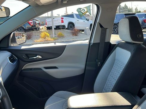 Used 2022 Chevrolet Equinox LT image 12