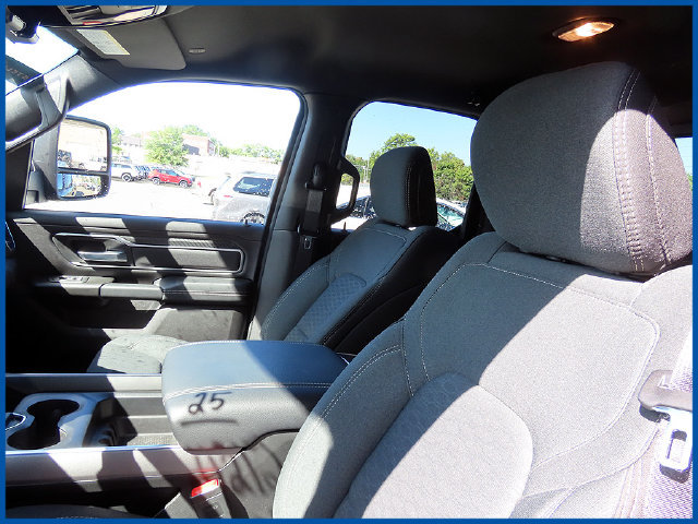 Used 2025 RAM 1500 Big Horn AWD/4WD image 13