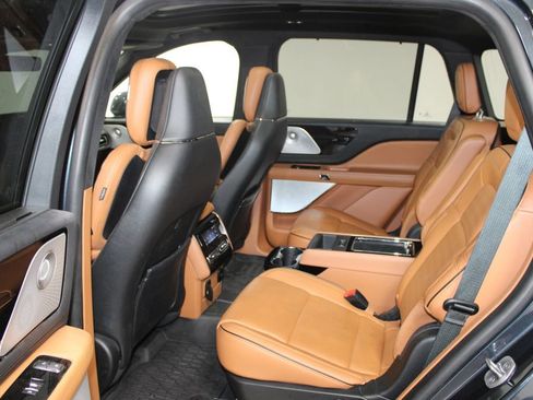 Used 2023 Lincoln Aviator Black Label Grand Touring image 19