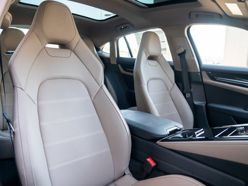 Certified 2025 Porsche Panamera 4 AWD/4WD image 27