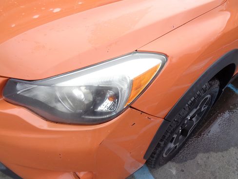 Used 2014 Subaru Crosstrek 2.0i Limited image 3