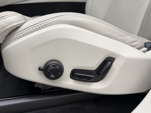 Certified 2024 Volvo XC90 B6 Ultimate AWD/4WD image 29
