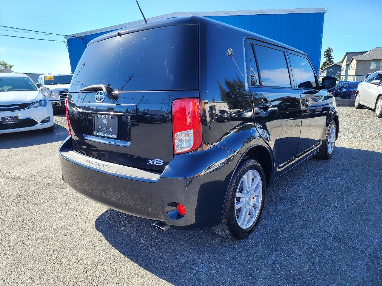 Used 2011 Scion xB FWD image 5