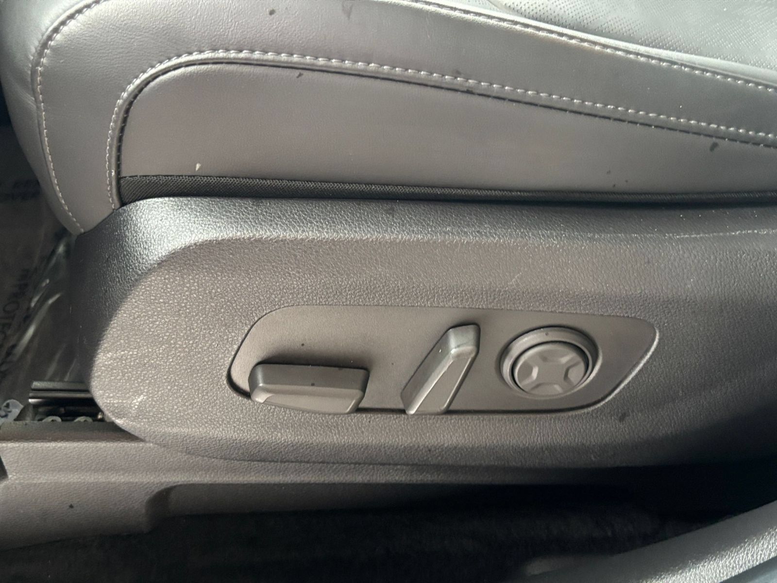 Used 2026 Kia Carnival FWD image 22