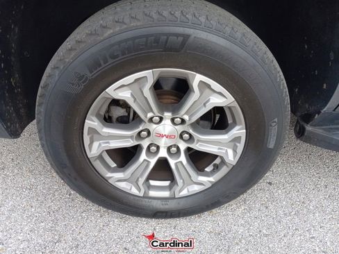 Used 2021 GMC Yukon SLE image 4