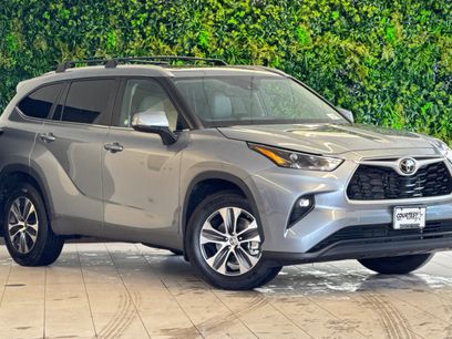Used 2023 Toyota Highlander XLE