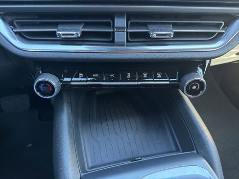 New 2026 Chevrolet Equinox EV LT image 10