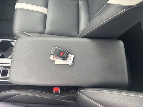 Used 2025 Toyota Camry SE FWD image 34