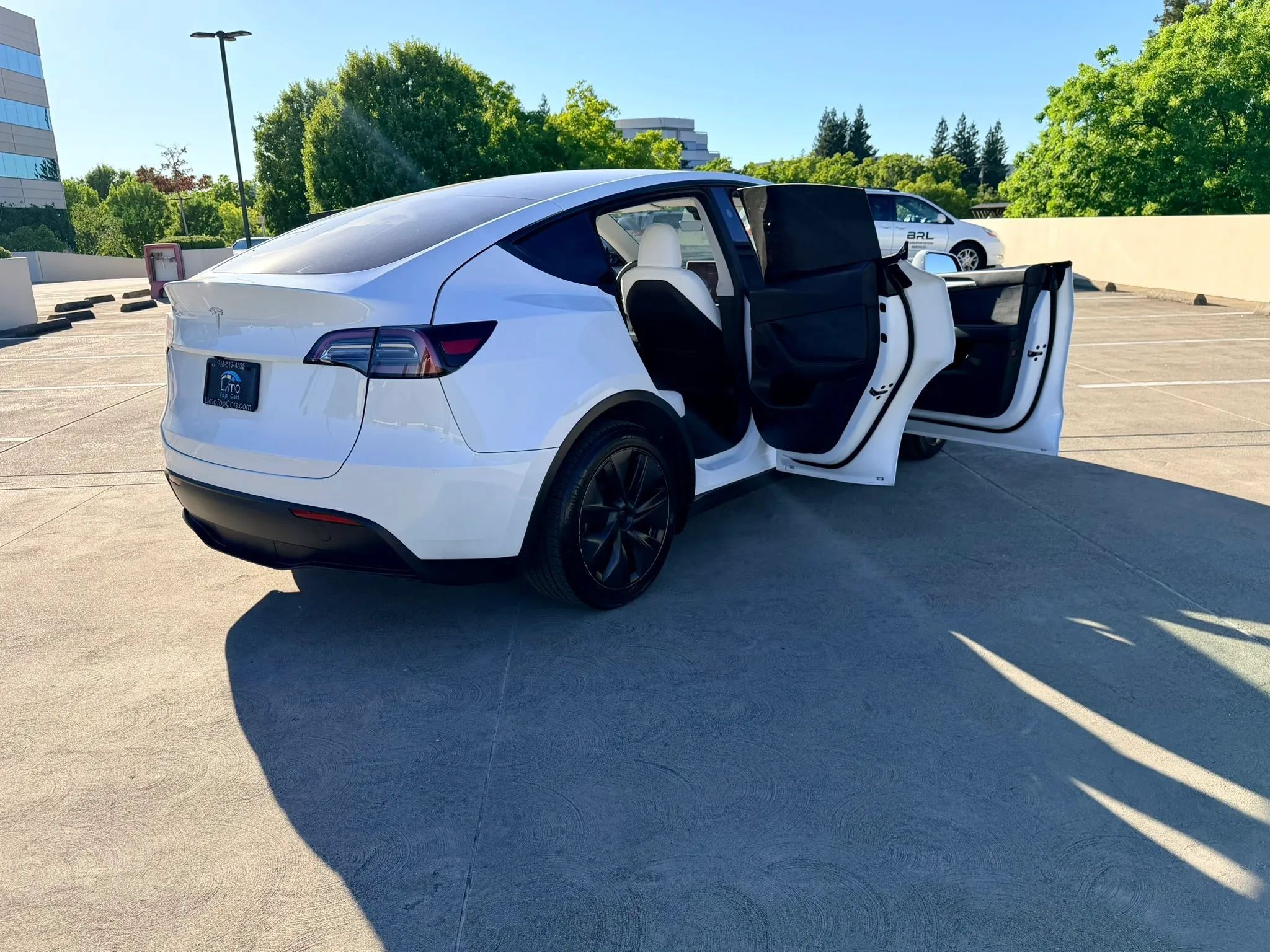 Used 2024 Tesla Model Y Long Range RWD image 43