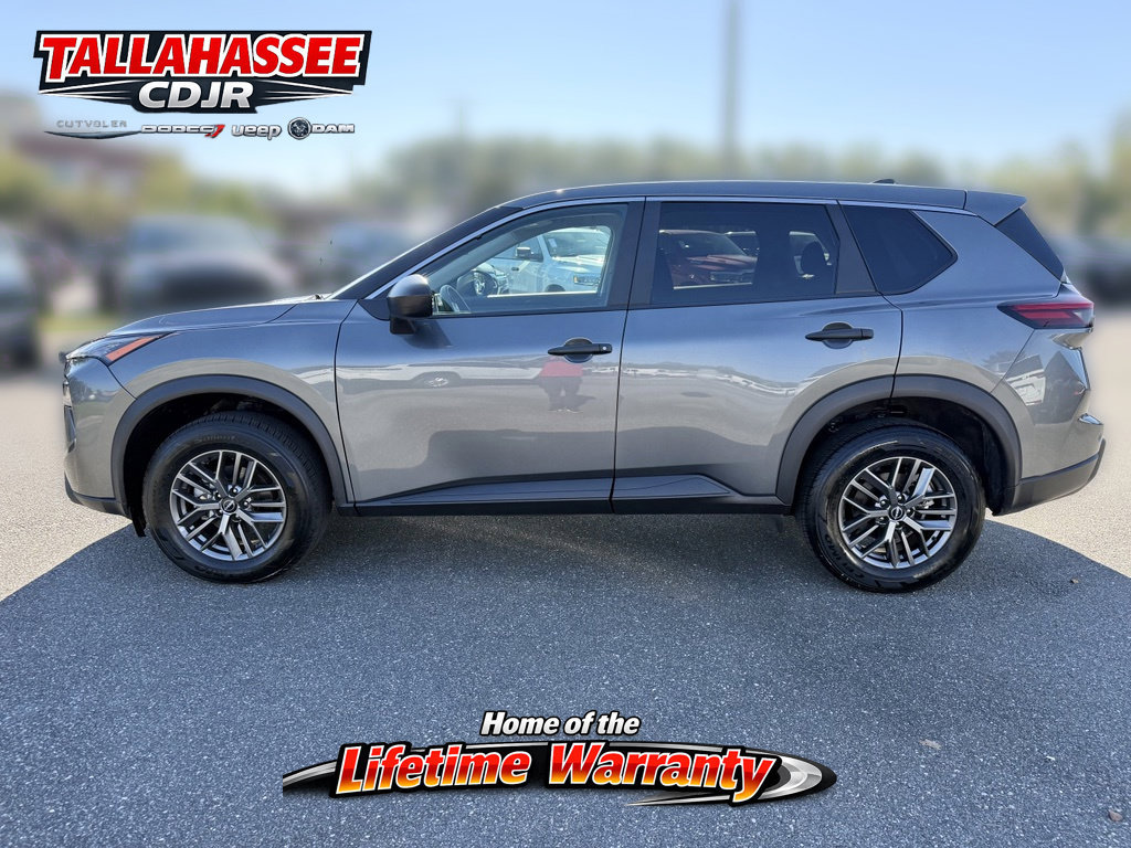 Used 2024 Nissan Rogue S AWD/4WD image 10