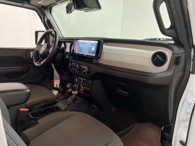 Used 2024 Jeep Wrangler Unlimited AWD/4WD image 79