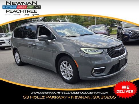 Used 2022 Chrysler Pacifica Touring-L FWD image 1