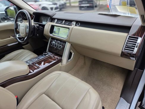 Used 2017 Land Rover Range Rover Supercharged AWD/4WD image 25