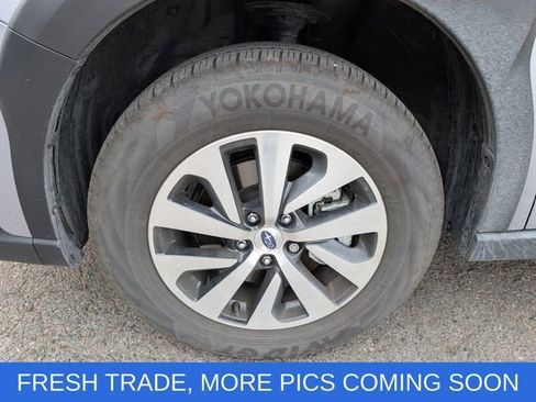 Used 2023 Subaru Outback Premium image 11