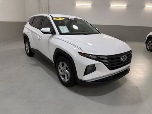 Used 2024 Hyundai Tucson SE AWD/4WD image 4
