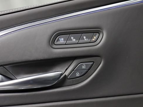 Used 2022 Cadillac Escalade Sport Platinum image 36