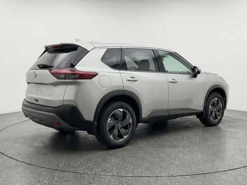 Used 2025 Nissan Rogue SV FWD image 9